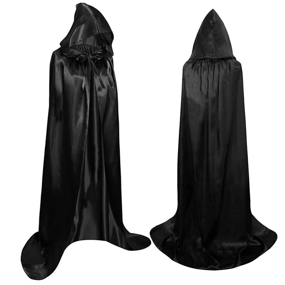 Ajoutez une touche mystérieuse à votre déguisement avec cette cape d’Halloween à capuche. Idéale pour compléter vos tenues de sorcière, vampire ou créature fantastique.
